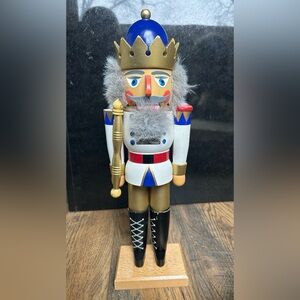 Seiffener Nussknackerhaus SN German Nutcracker